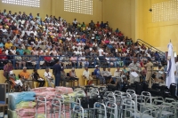 Fernández Onofre en Bayaguana: “Seguiremos mejorando sus condiciones de vida” y anuncia almuerzo navideño a retirados