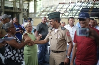 Entre emoción y gratitud: Retirados militares de los Alcarrizos reciben atención y apoyo del Ministerio de Defensa